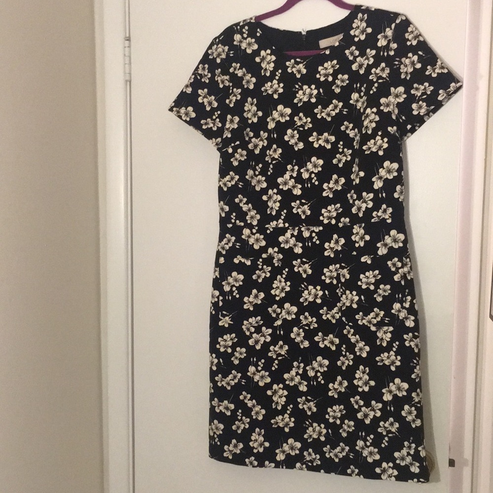 Black Flower Loft Dress (Tall)